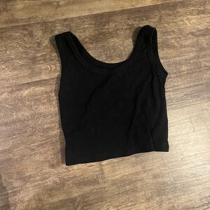 Basic black sleeveless crop top